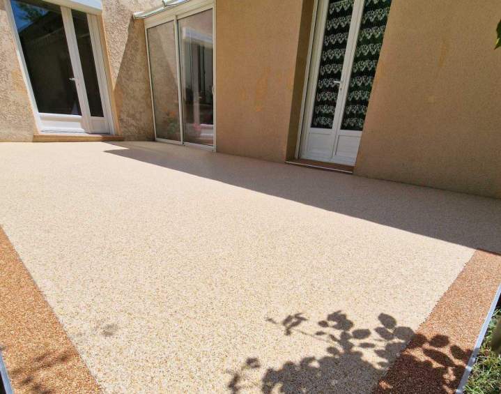 Couvertures de sols pour vos espaces extérieurs